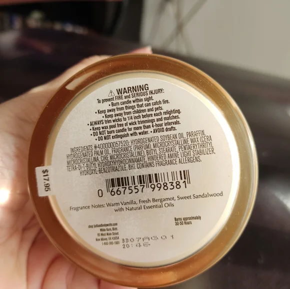 White Barn Mahogany Vanilla Scent Candle - Cream with Silver Lid - Picture 4 of 5